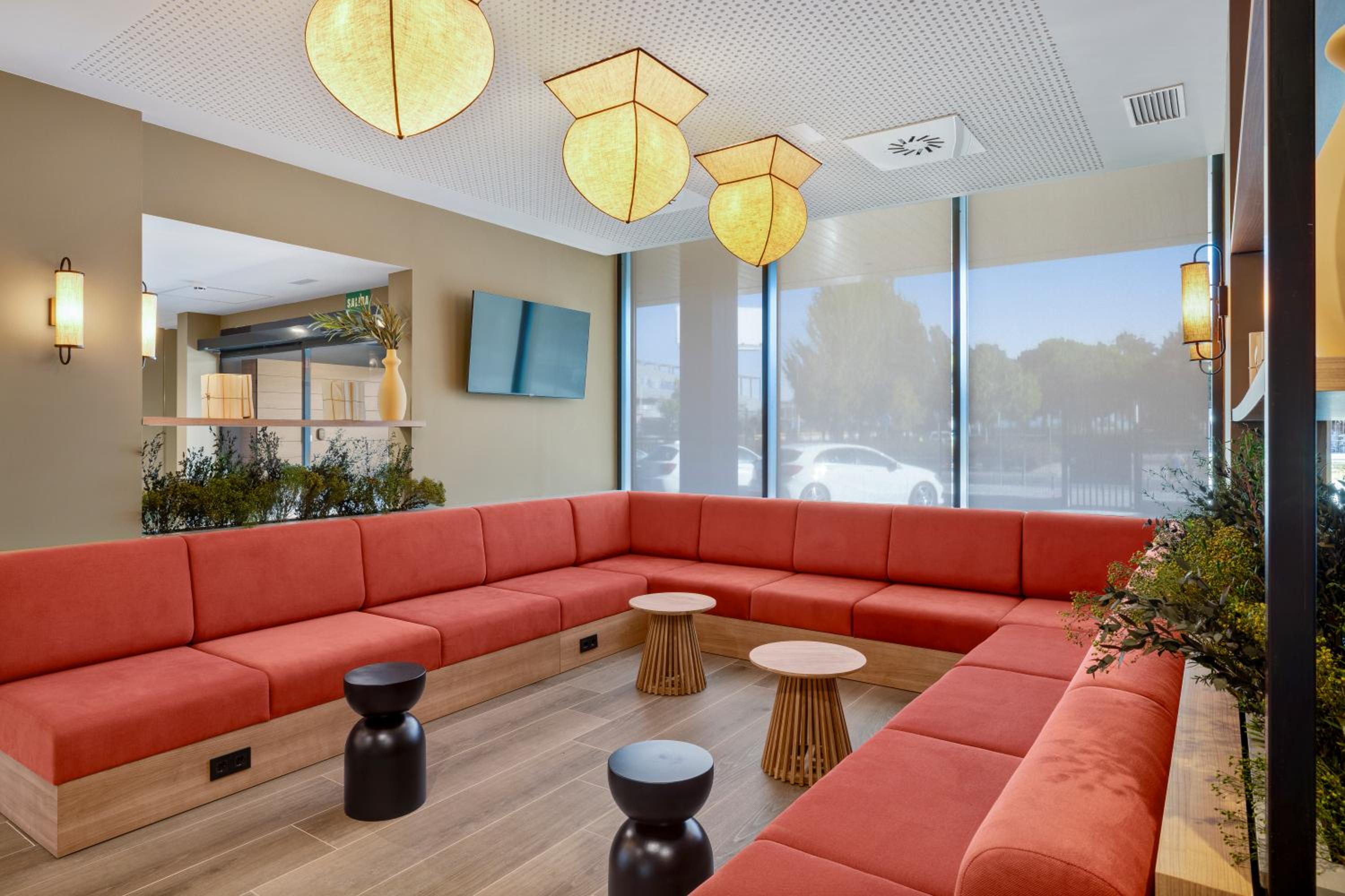 bandb hotel madrid fuenlabrada retail park