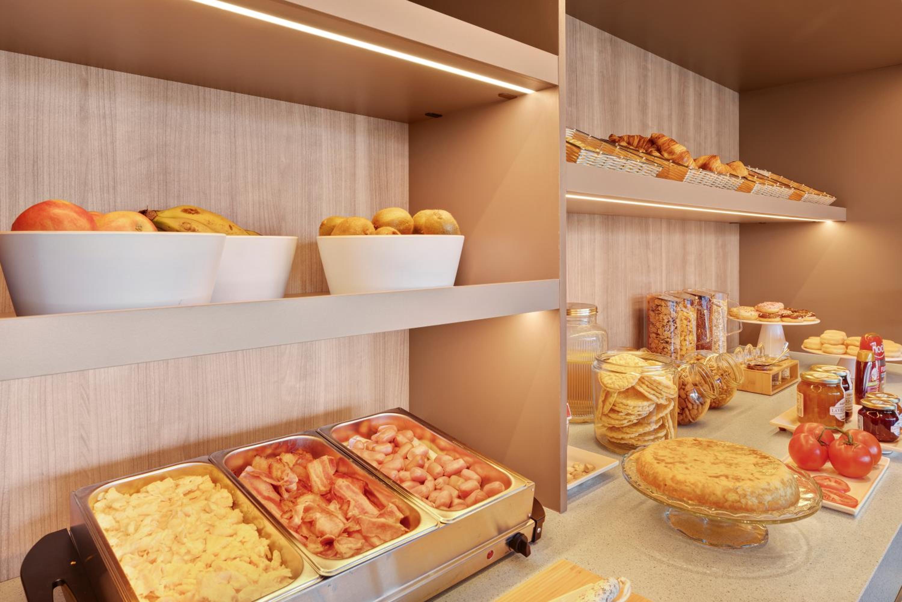 bandb hotel madrid fuenlabrada retail park