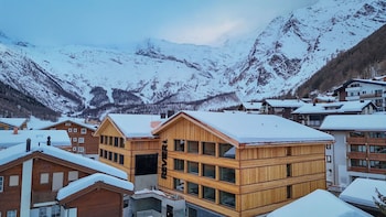 revier mountain lodge saas fee