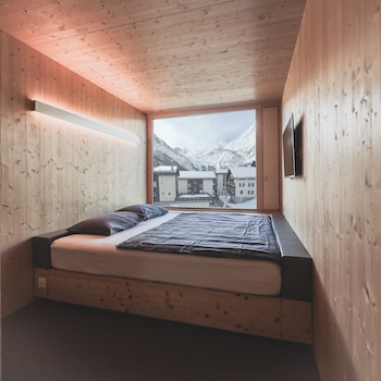revier mountain lodge saas fee