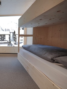 revier mountain lodge saas fee