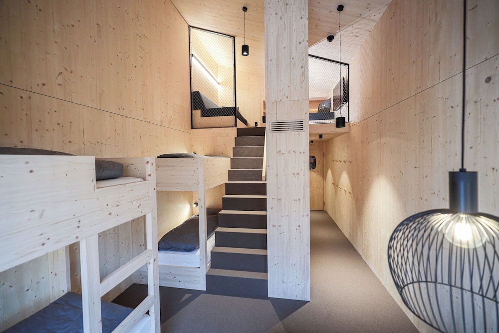 revier mountain lodge saas fee