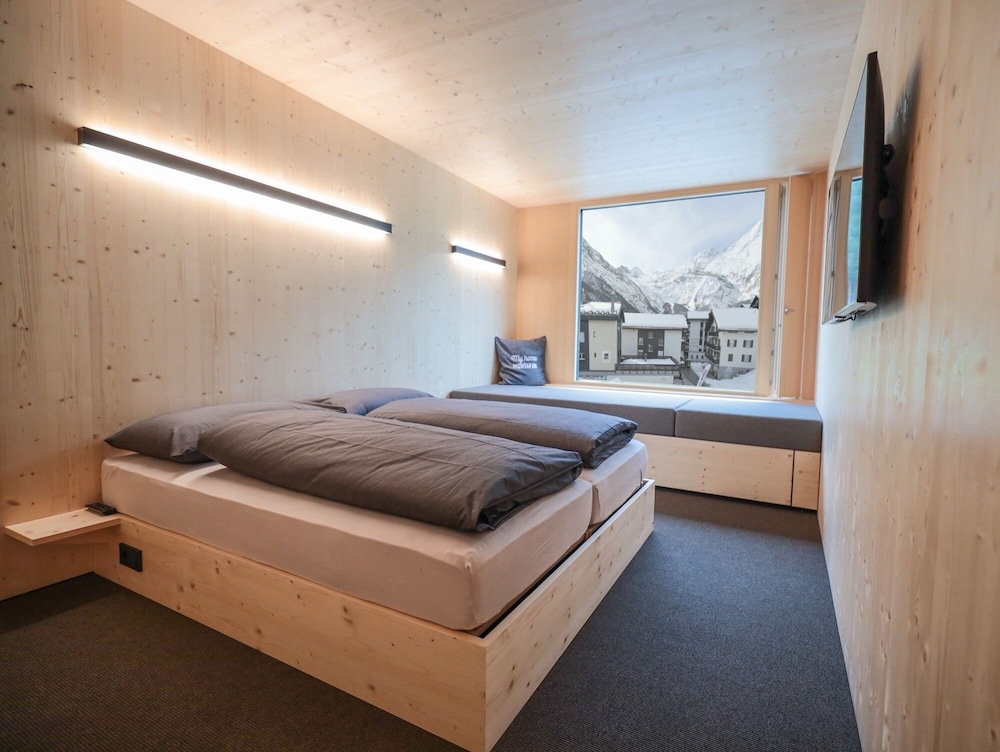 revier mountain lodge saas fee