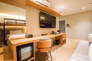 brittany hotel villar city