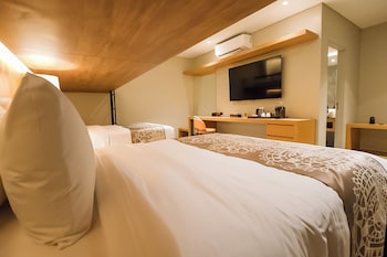 brittany hotel villar city