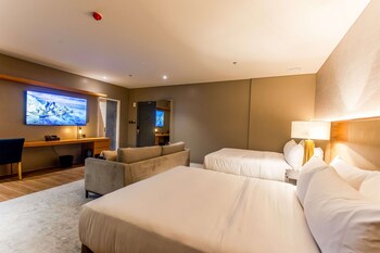 brittany hotel villar city
