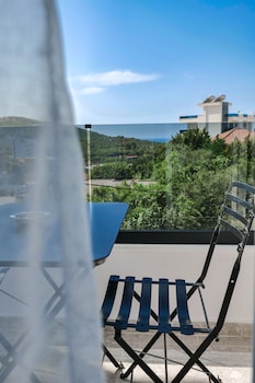 La Maison Boutique Hotel,,3 star