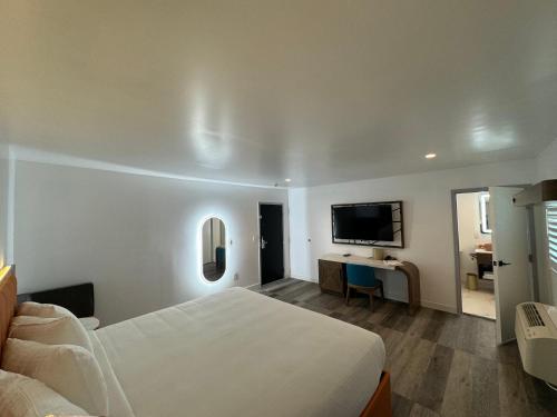 hotel rudra hollywood