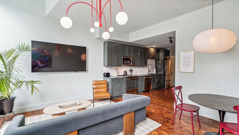 the mary beth hotel and gallery