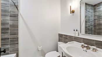 the mary beth hotel and gallery