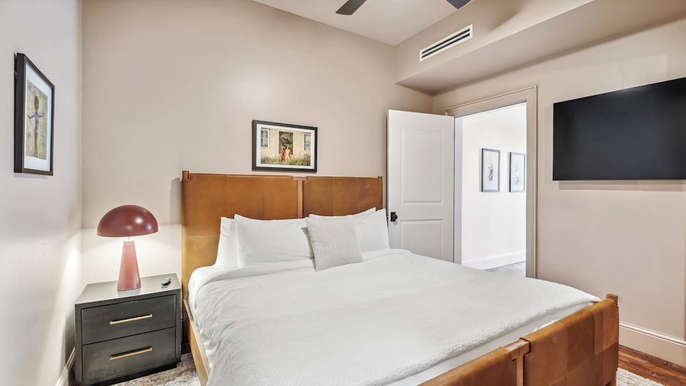 the mary beth hotel and gallery