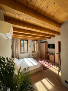 faces and places boutique hotel