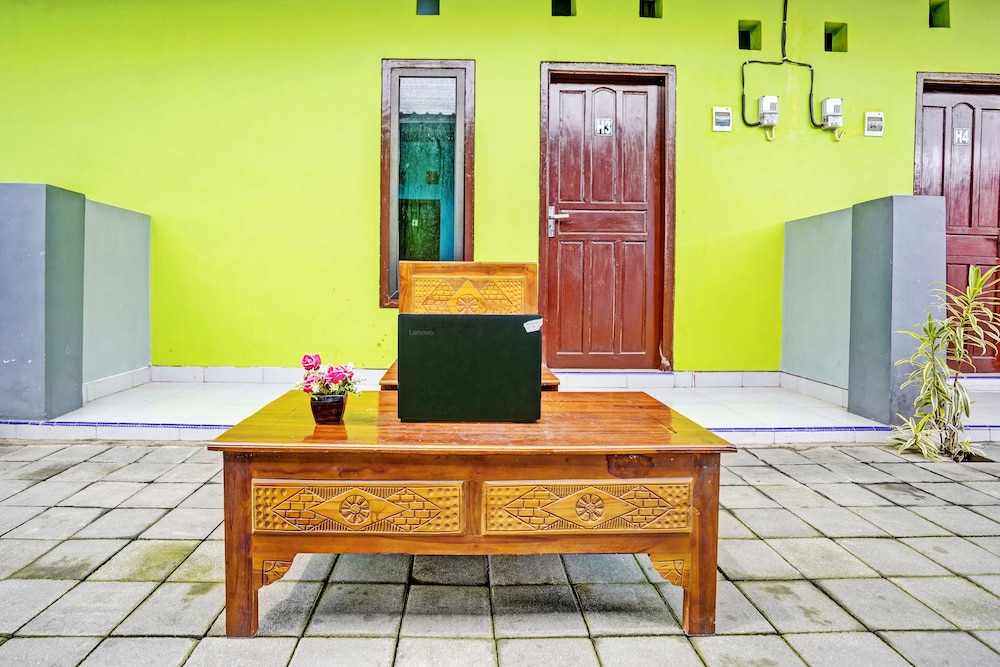 spot on 92673 gang songo syariah homestaynearwisata osing