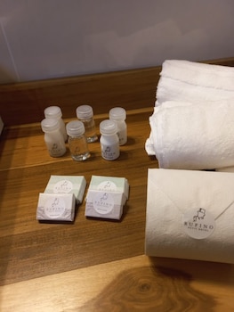 718 rufino petit hotel