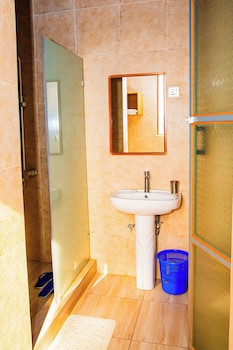 netluna villa hotel and tours