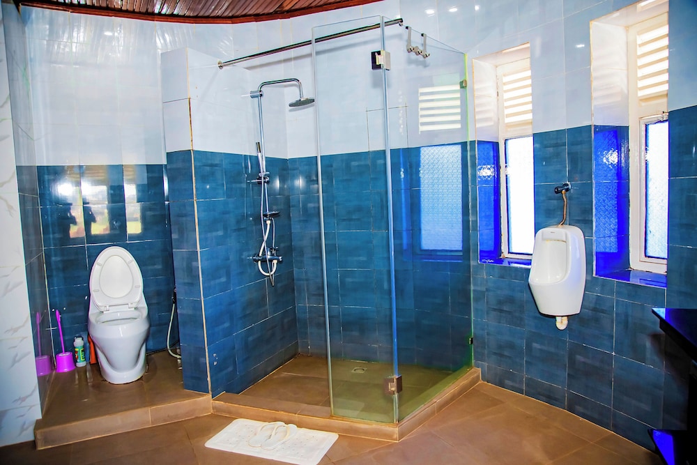 netluna villa hotel and tours