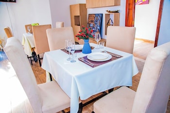 netluna villa hotel and tours