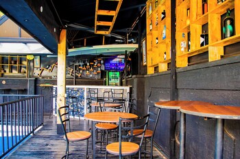 netluna villa hotel and tours