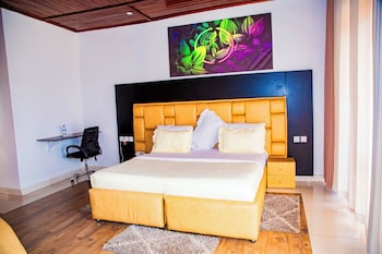 netluna villa hotel and tours