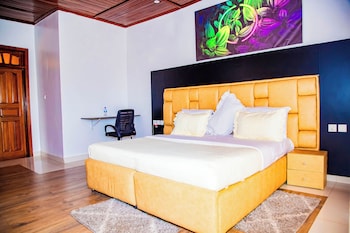 netluna villa hotel and tours