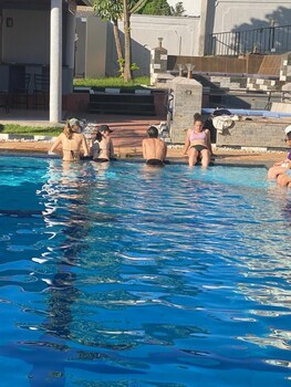 netluna villa hotel and tours