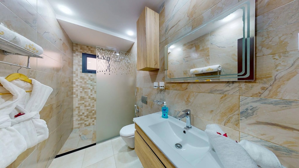 kingdom luxury hotel
