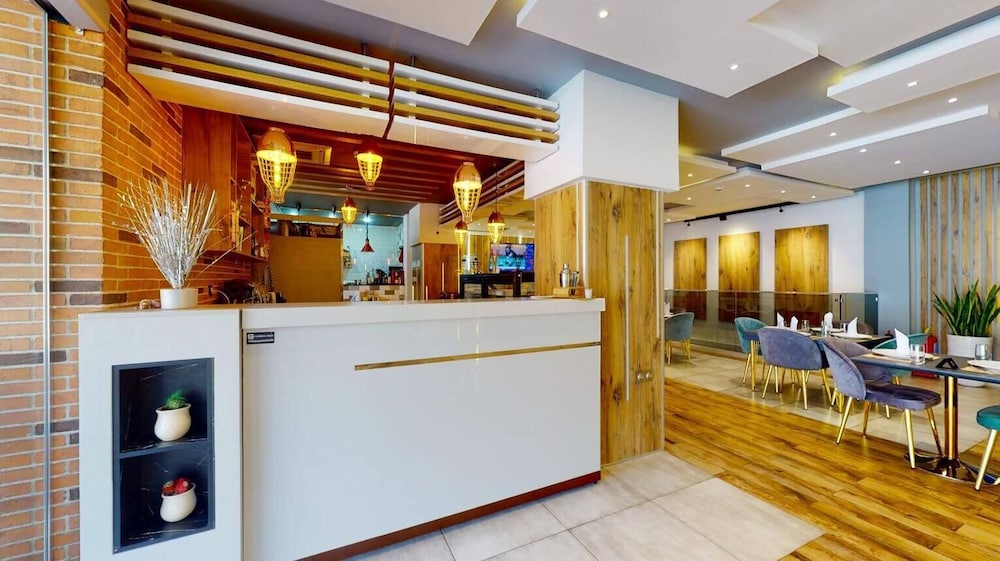 kingdom luxury hotel
