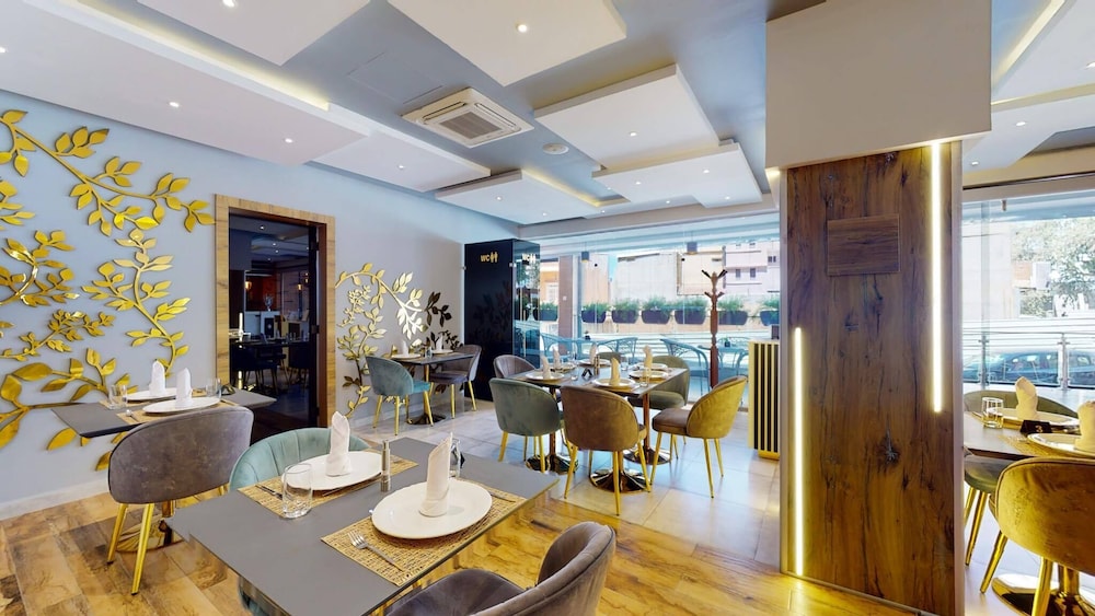 kingdom luxury hotel