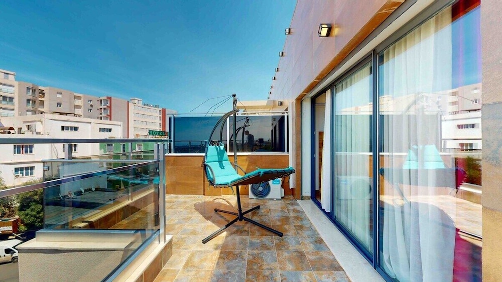 kingdom luxury hotel