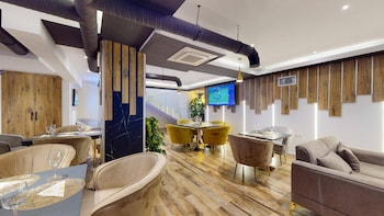 kingdom luxury hotel