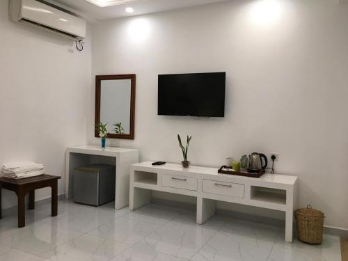 lavinia bay beach hotel