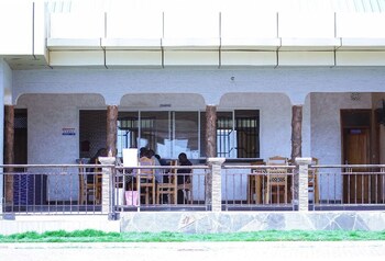 briston hotel serengeti