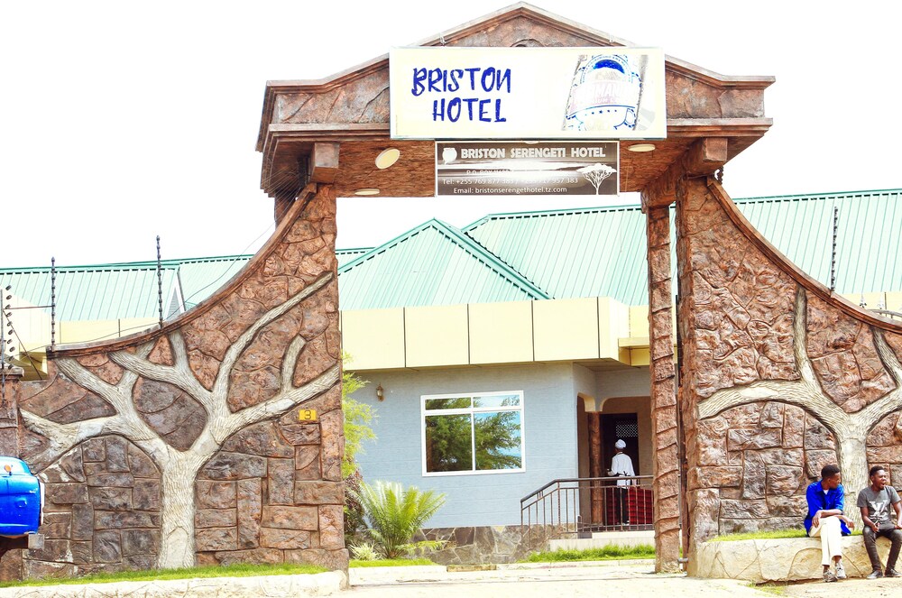 briston hotel serengeti