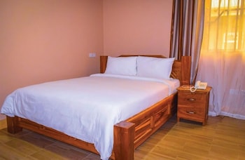 briston hotel serengeti