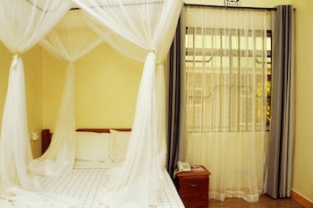 briston hotel serengeti