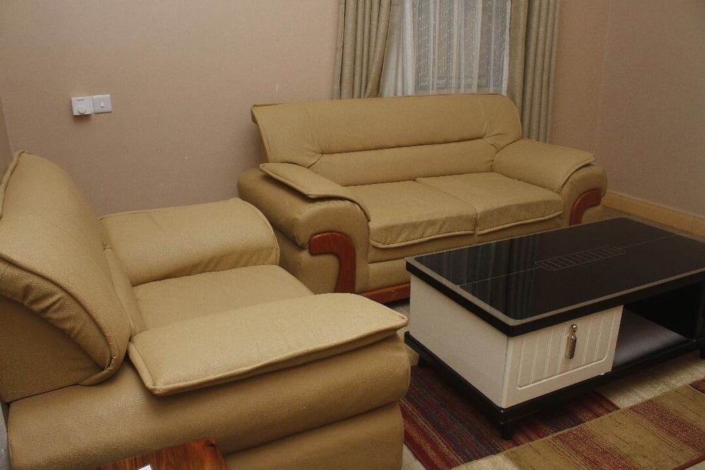 briston hotel serengeti