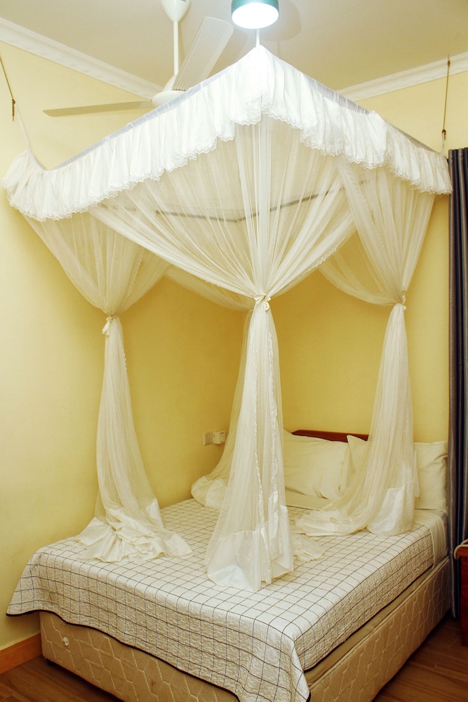 briston hotel serengeti