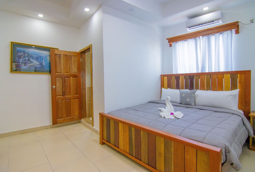 tropical palace hotel