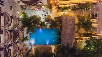 tropical palace hotel