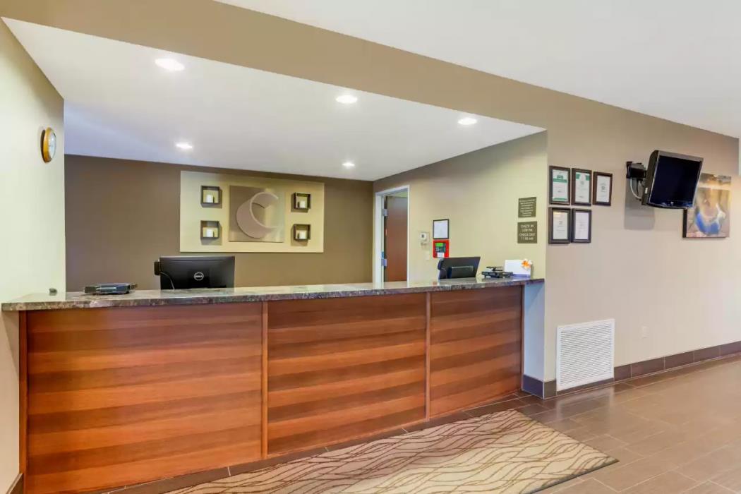 comfort inn and suites page at lake powell