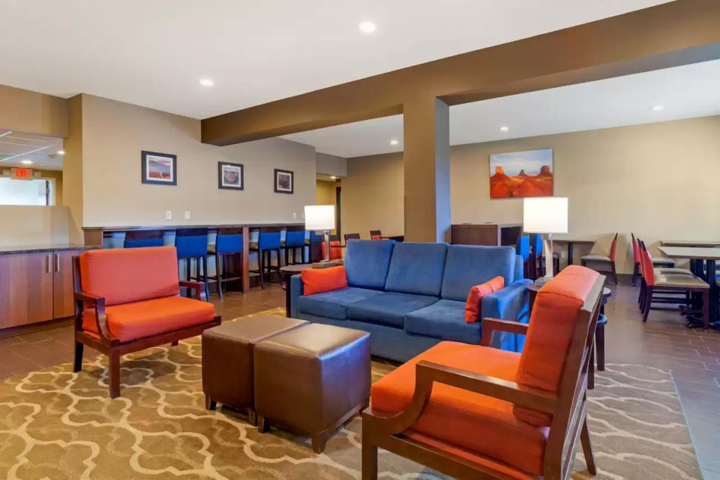 comfort inn and suites page at lake powell