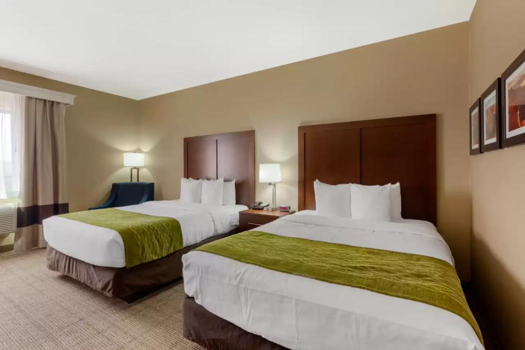 comfort inn and suites page at lake powell