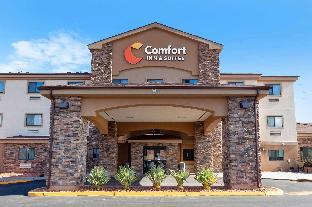 comfort inn and suites page at lake powell
