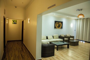 the little hill boutique hotel