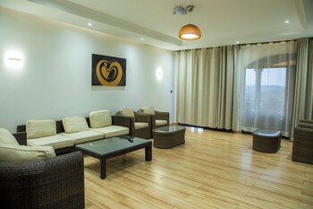 the little hill boutique hotel
