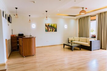 the little hill boutique hotel
