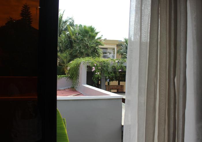 the little hill boutique hotel