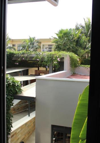 the little hill boutique hotel