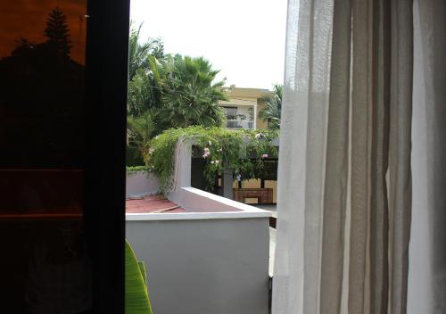 the little hill boutique hotel