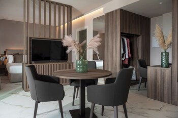 bolina suite hotel